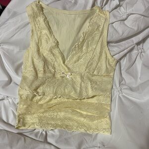 Lace Sleeveless Top in Light Yellow